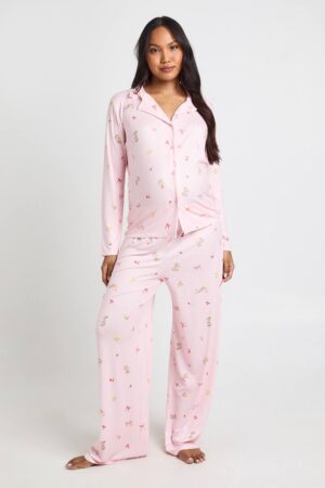 boohoo Dam Mammakläder Pyjamas Set Med Långärmad Skjorta Och Byxor Med Kanin- Och Rosettmönster | Pink | Storlek 46