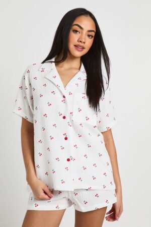 boohoo Dam Cotton Cherry Print Textured Short Sleeve Shirt & Short Pyjama Set | White | Storlek 42