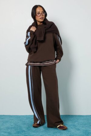 boohoo Dam Joggers med raka ben med randedetaljer | Chocolate | Storlek Medium
