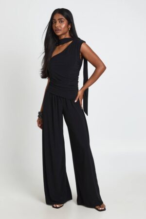 boohoo Dam Slinky One Shoulder Drape Detail Jumpsuit | Black | Storlek 44