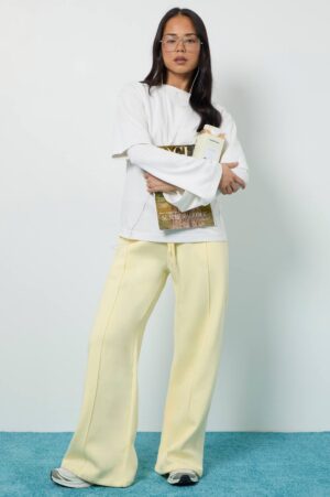 boohoo Dam Joggers med Pintuck-detaljer och Djup Midja i Vid Passform | Butter | Storlek XL
