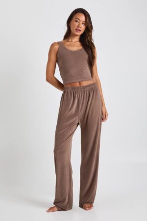 boohoo Dam Tall Velour Cami och byxor med vida ben lounge-set | Chocolate | Storlek 34