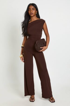 boohoo Dam Rynkad Asymmetrisk Jumpsuit Med Vida Ben | Choklad | Storlek 44