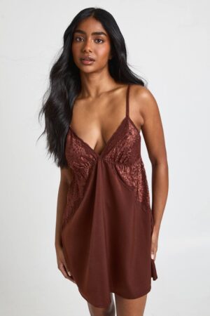 boohoo Dam Satäng Nattlinne Med Blommig Spetsdetalj | Choklad | Storlek 38