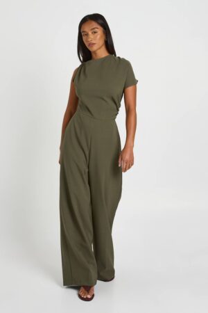 boohoo Dam Petite Asymmetrisk Rynkad Jumpsuit Med Vida Ben | Kaki | Storlek 44