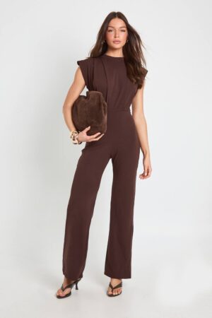 boohoo Dam Skräddarsydd Jumpsuit Med Veckdetaljer Och Vida Ben | Choklad | Storlek 42