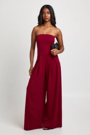 boohoo Dam Crepe Bandeau Jumpsuit Med Extremt Vida Ben | Röda Bär | Storlek 44